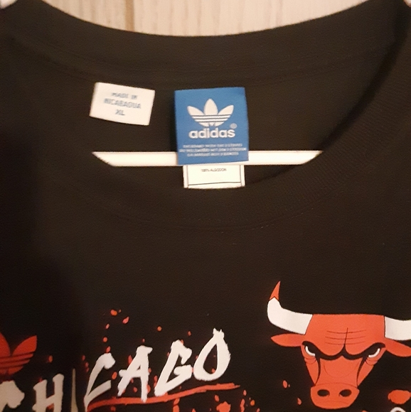 Chicago Bulls Adidas Men's T-shirt - Picture 3 of 4
